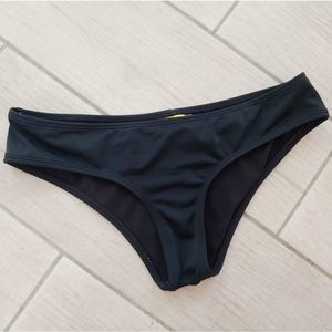 LA heart Black bikini bottom size small